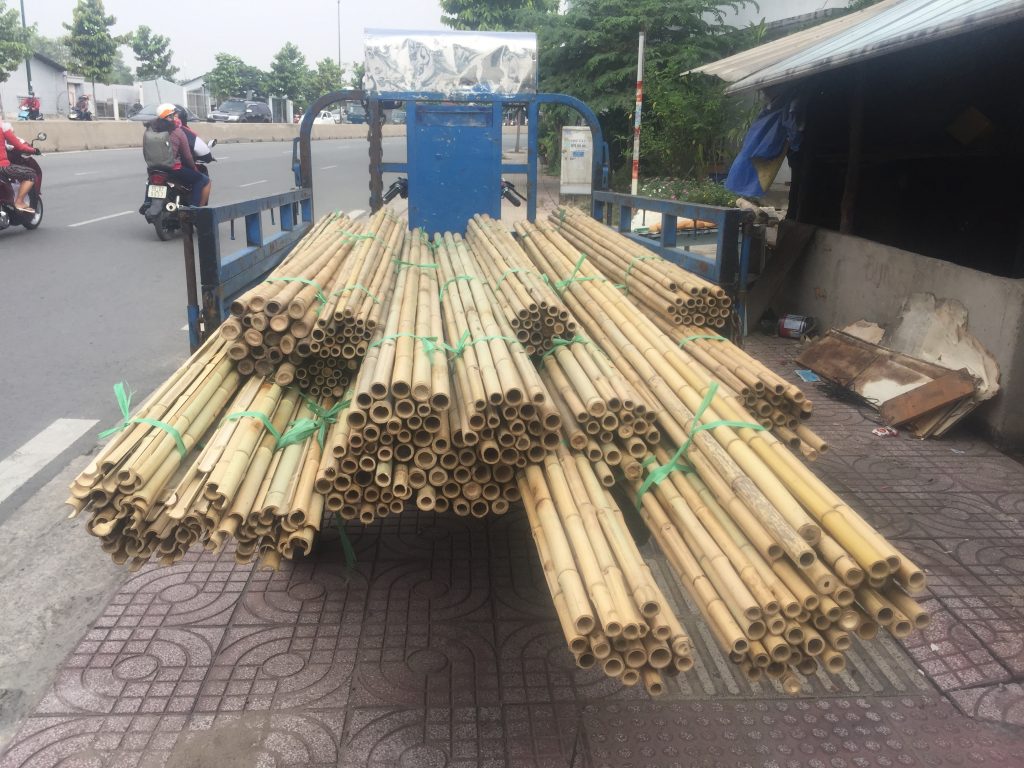 Vận chuyển nguyên liệu tre nứa 2025