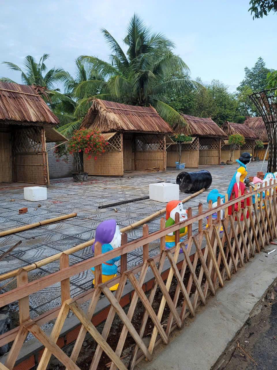 Thi công nhà tranh miền tây - Hình 2
